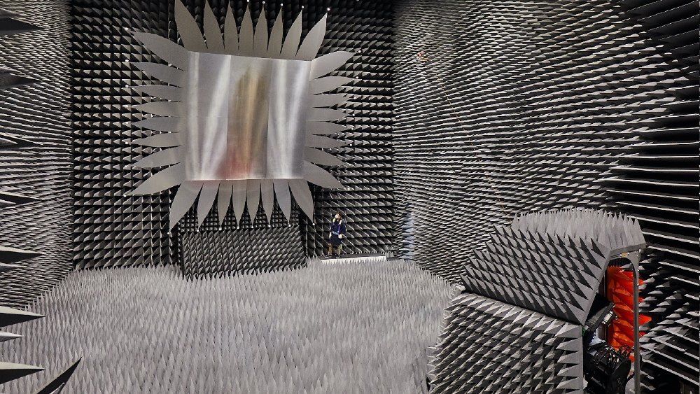 Test Environment for Devices Using an Anechoic Chamber